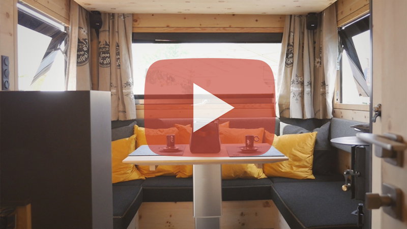 Die Zirbenbox - eine rollende Offroad-Almhütte komplett aus Holz!