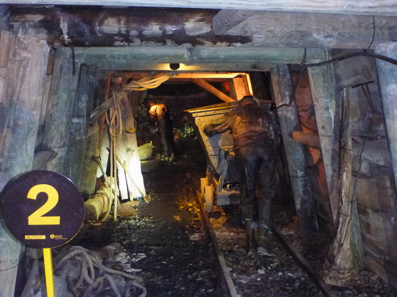 Im Bergwerk Cercs