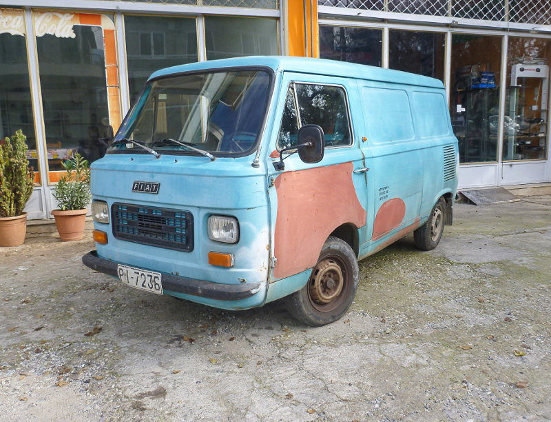 Ein altes Auto in Griechenland
