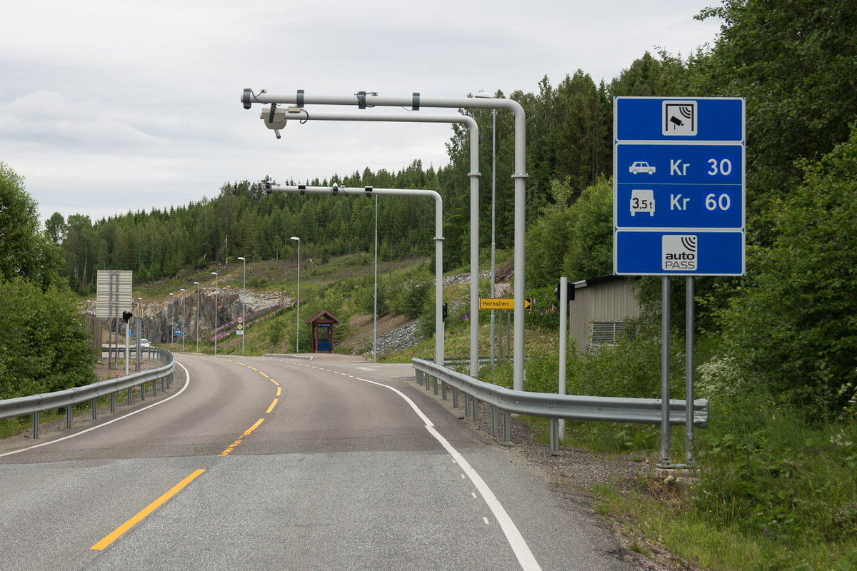 Eine Mautstation in Norwegen
