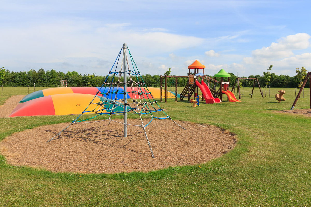 Spielplatz auf einem Campingplatz in Dänemark