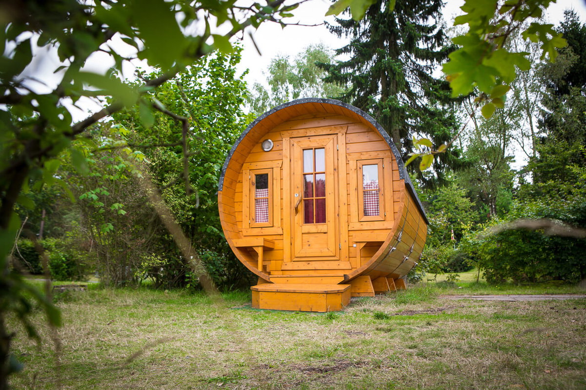 Übernachten im Schlaffass - www.campingplatzamfurlbach.de