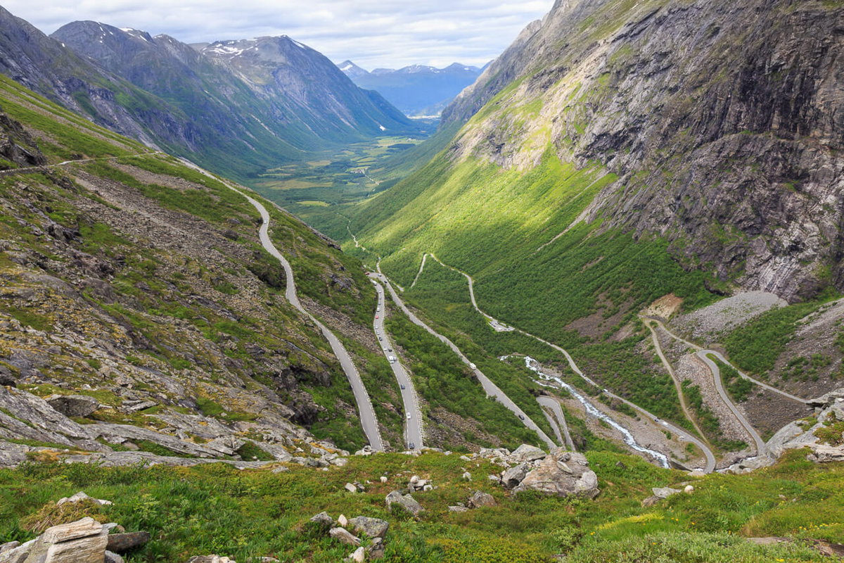 Toller Blick auf den Trollstigen während der Fahrt