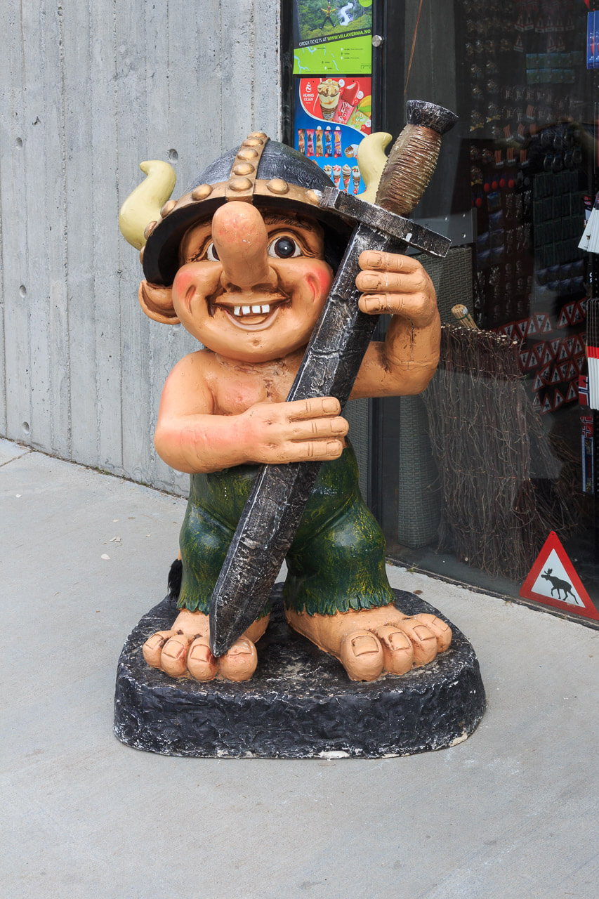 Ein Troll am Trollstigen