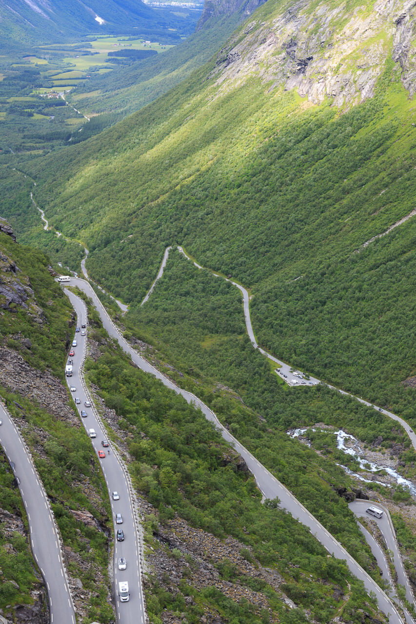 Fahrzeuge auf dem Trollstigen