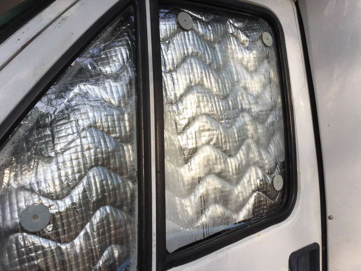 Thermomatte am Seitenfenster