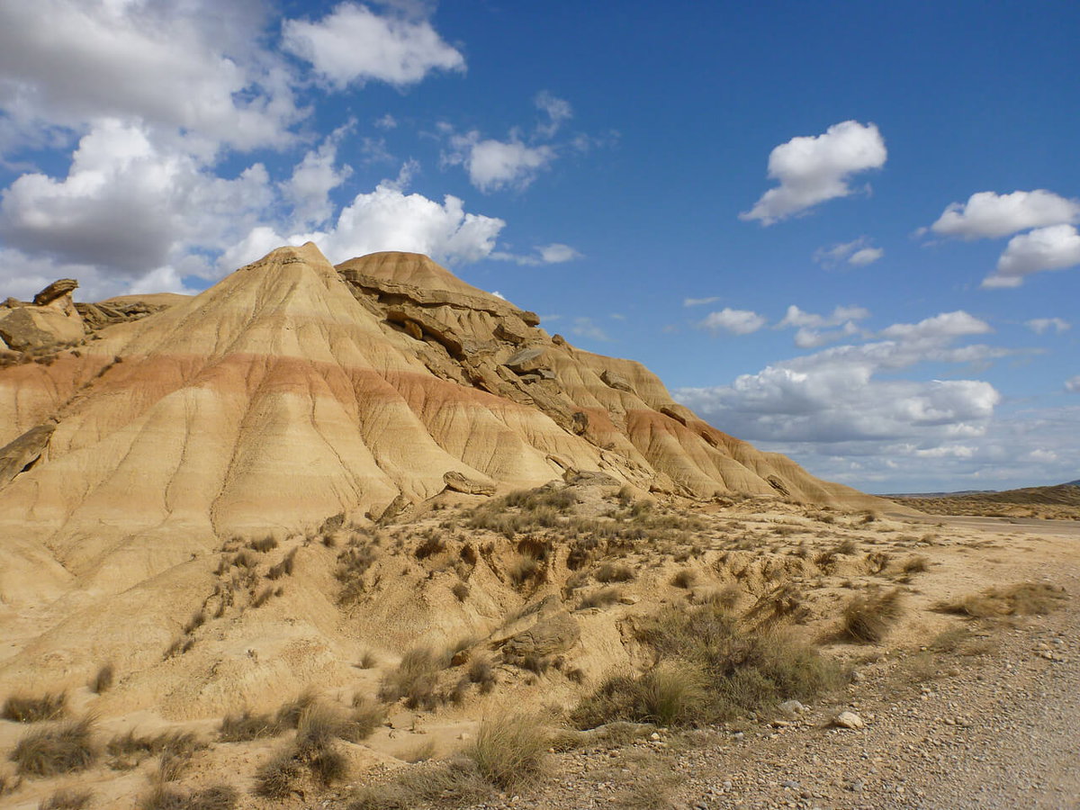 Wanderung auf die Felsformationen von Bardenas Reales in Spanien