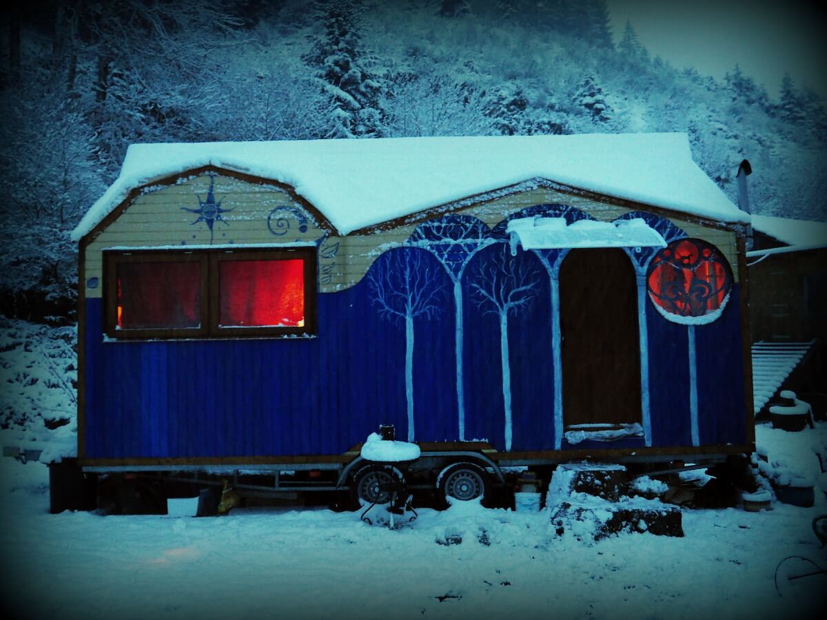 Selbstgebautes Tiny House im Schwarz im Schwarzwald