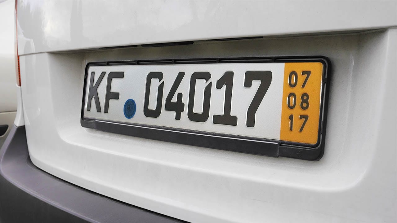 Kurzzeitkennzeichen für Überführungs- oder Probefahrten