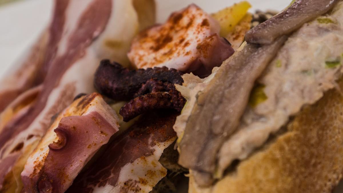Pintxos gehoeren bei einem Besuch vom Baskenland dazu