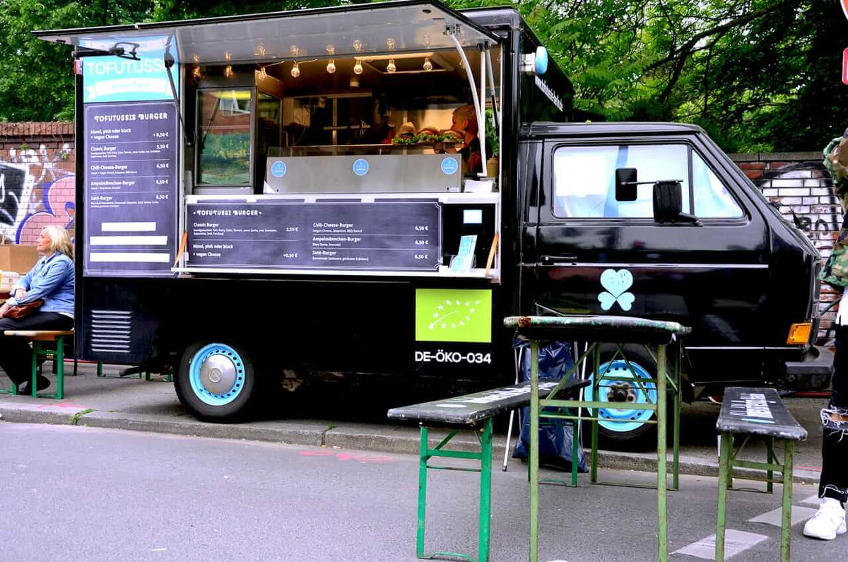 Der schwarze Food Truck von Tofu Tussis