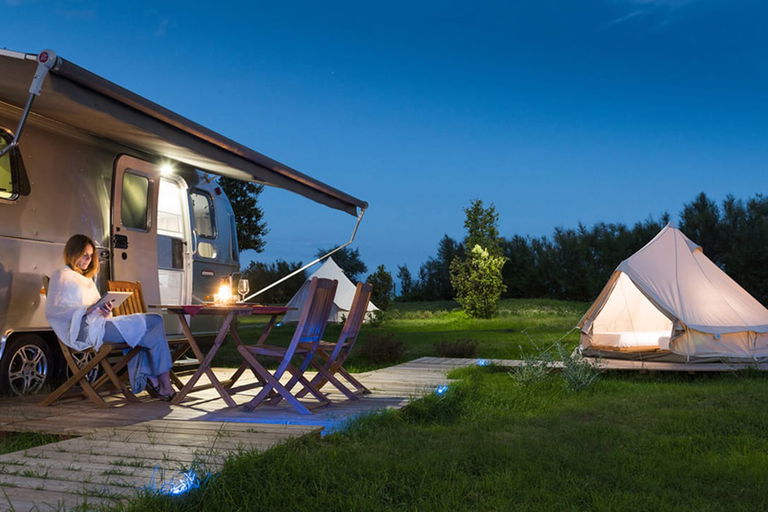 Glamping in Italien: 10 traumhafte Luxus-Unterkünfte