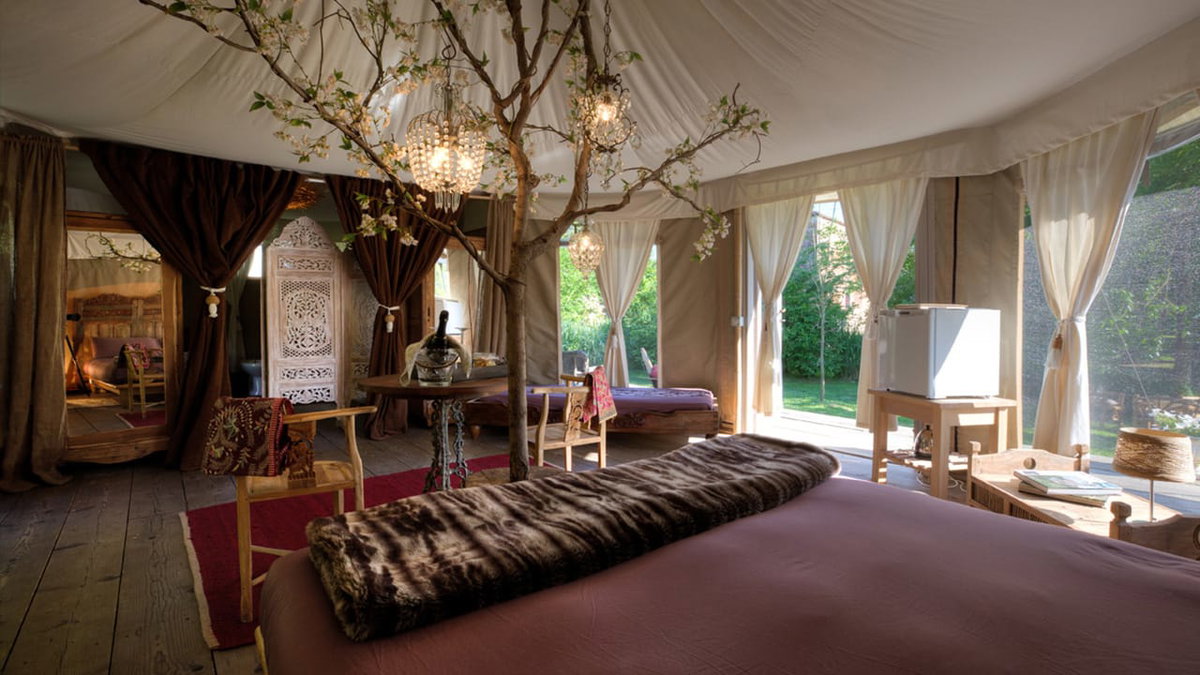 Inneneinrichtung eines Glamping Zelts von Canonici di san Marco Venezia