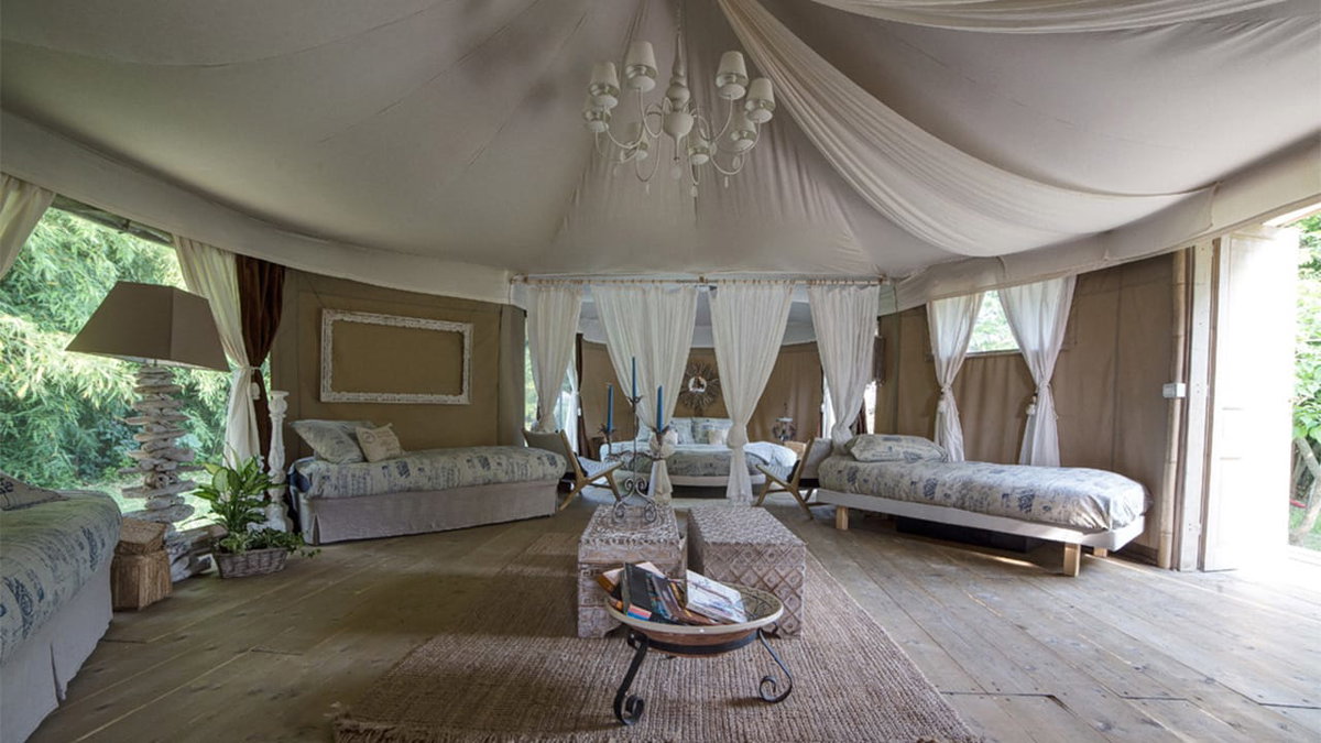 Schlaf- und Wohnzimmer vom Glamping Canonici di san Marco Venezia