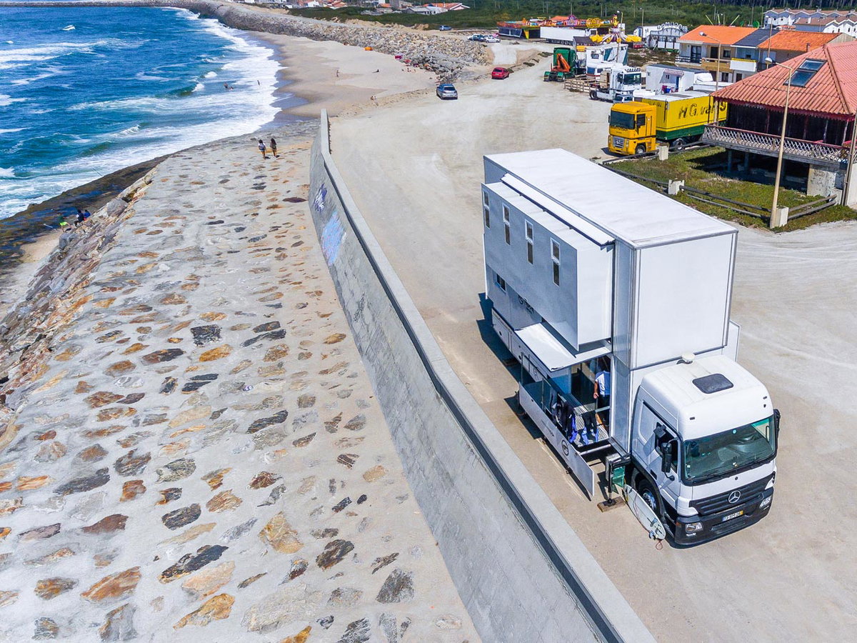 Das Truck Surf Hotel von oben