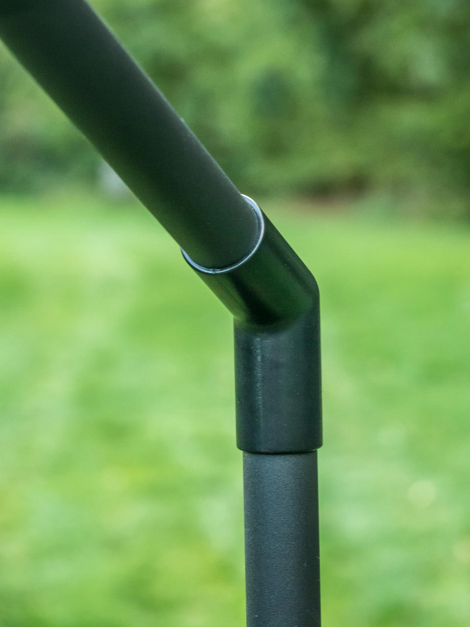 Knickbares Gelenk einer Outdoorleuchte
