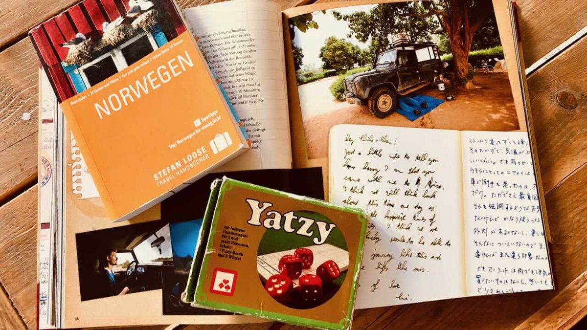 Die Wuerfelspiele Kniffel oder Yatzy sind praktisch fuer unterwegs