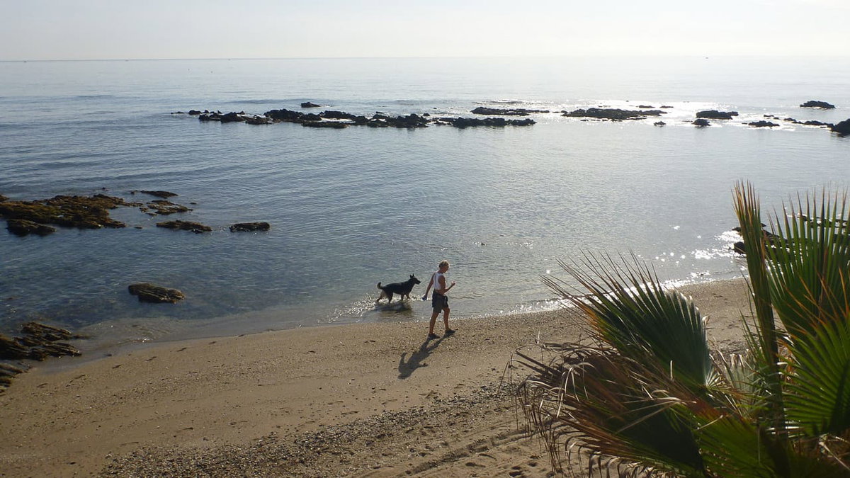 Camping in Spanien und Spaziergang am Meer