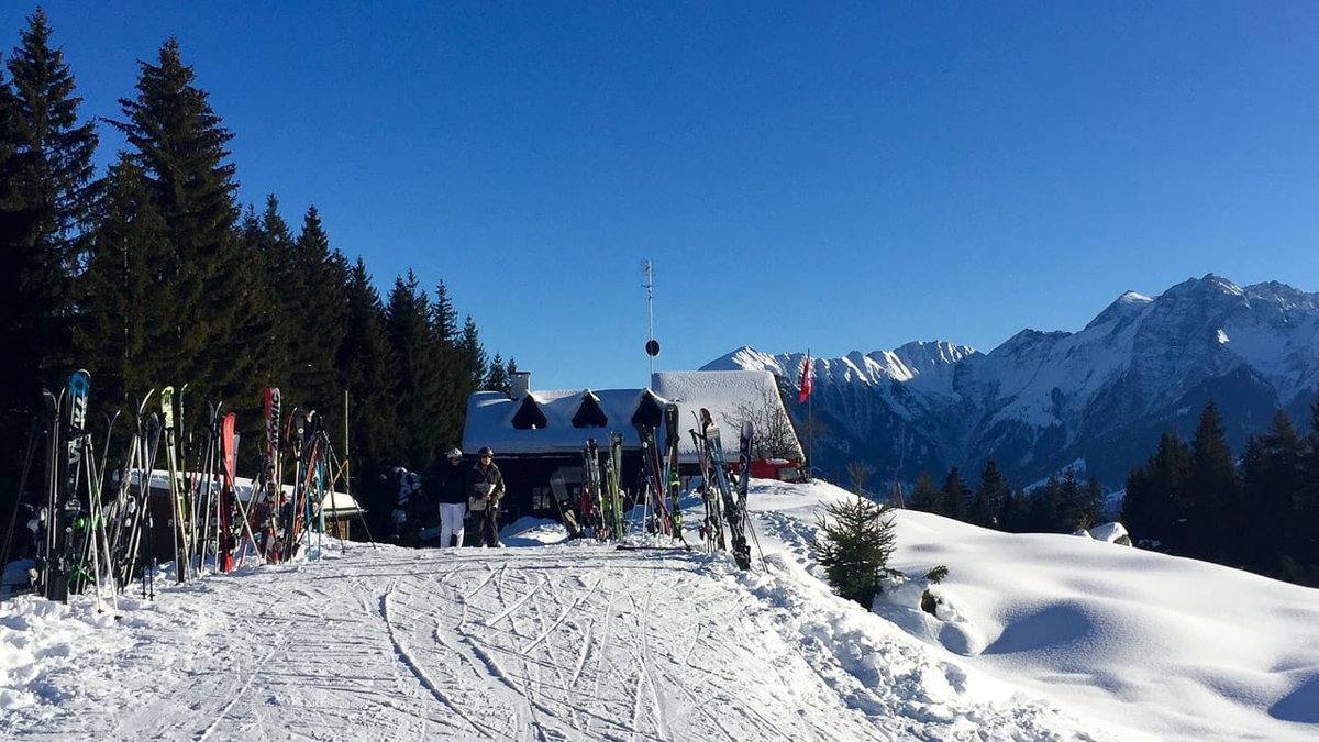 Die Schweiz ist das perfekte Camping Reiseziel zum Skifahren