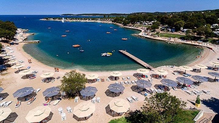 Schoener Strand am FKK Camping Valalta in Istrien