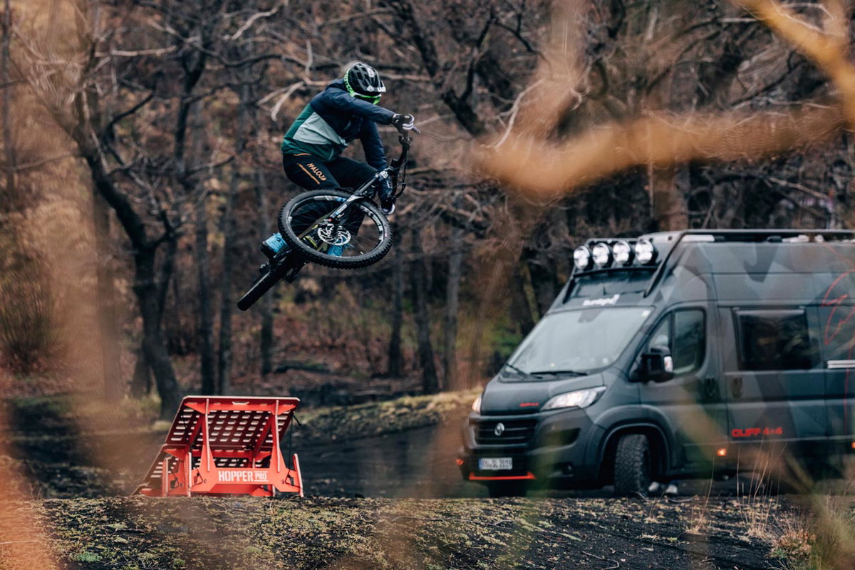 Mountainbiking während des Campings