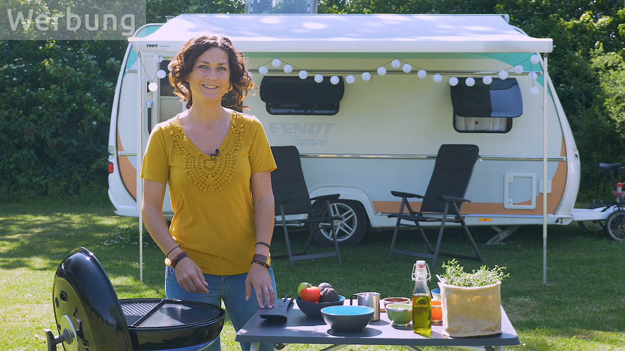 Camping-Rezepte: Gefüllte Grill-Avocado mit Olivenbrot vom Carri Chef 2 (vegan)