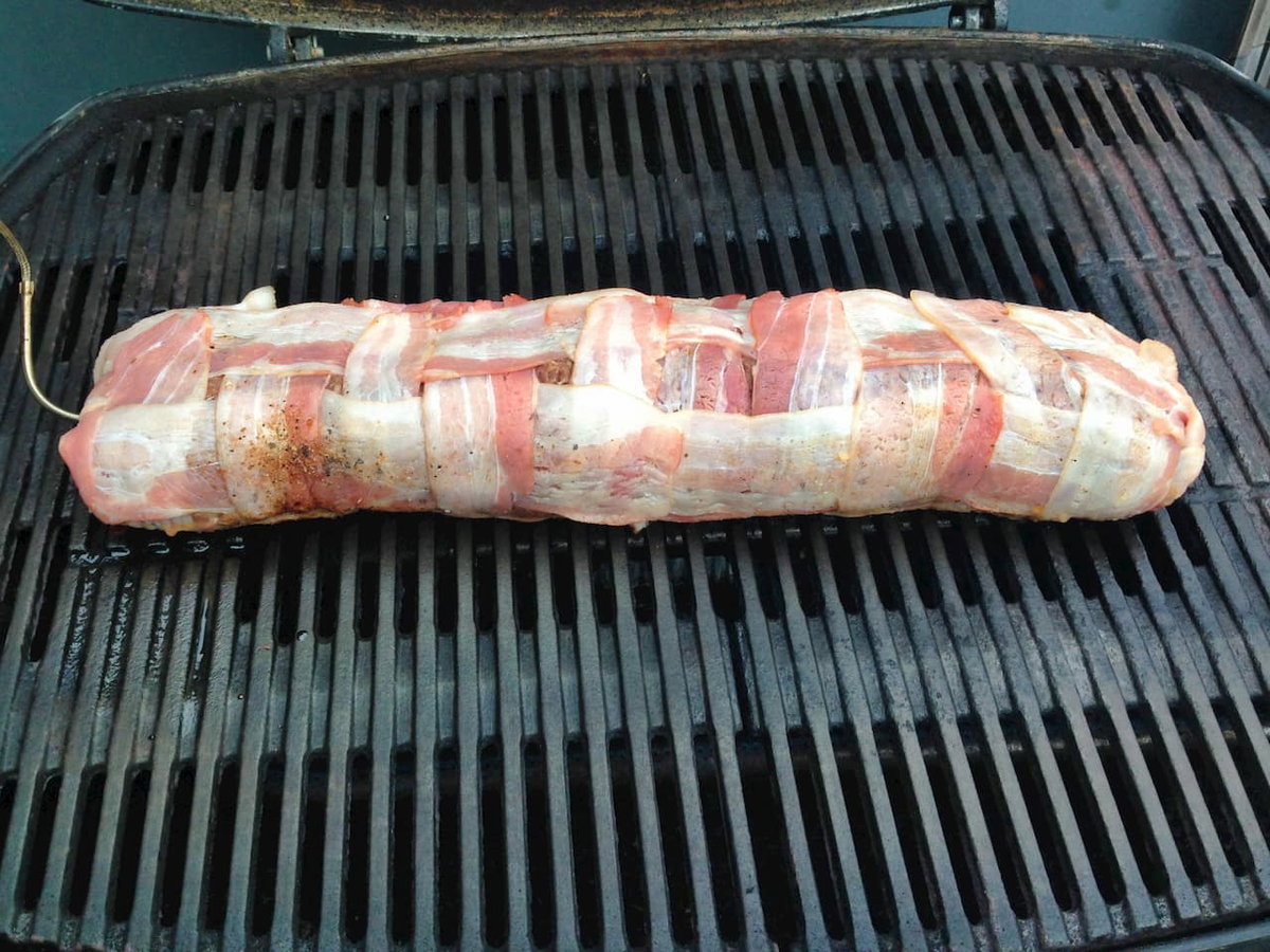 Bacon Bomb auf dem Gasgrill