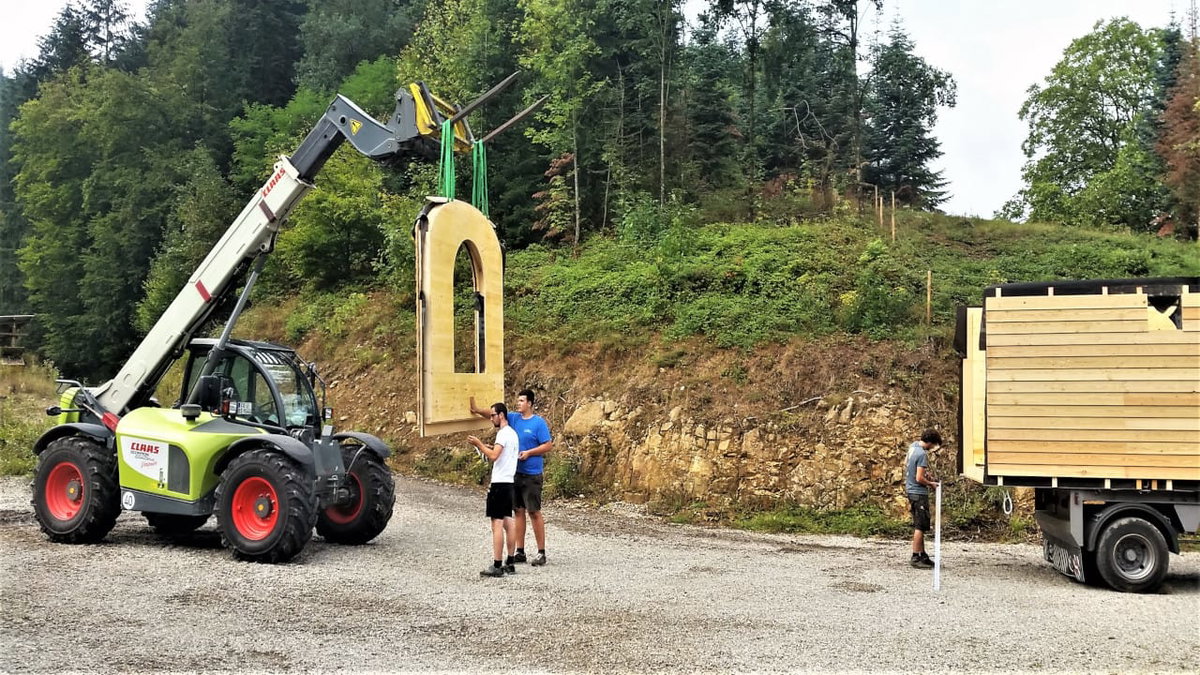 Zusammensetzen vom Bauwagen