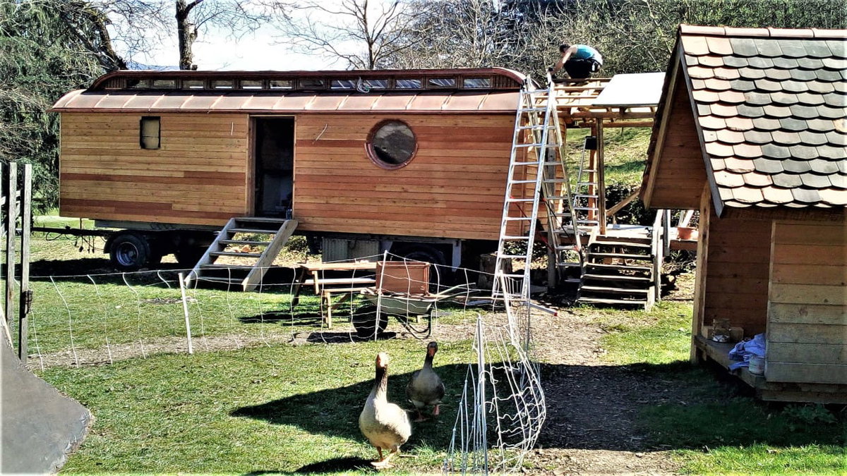 Terrassenbau an einem Bauwagen