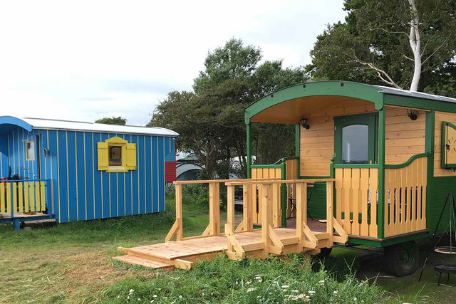 Kleines Leben mit Konfetti: Naturwagen & Lodges baut Zauberwagen