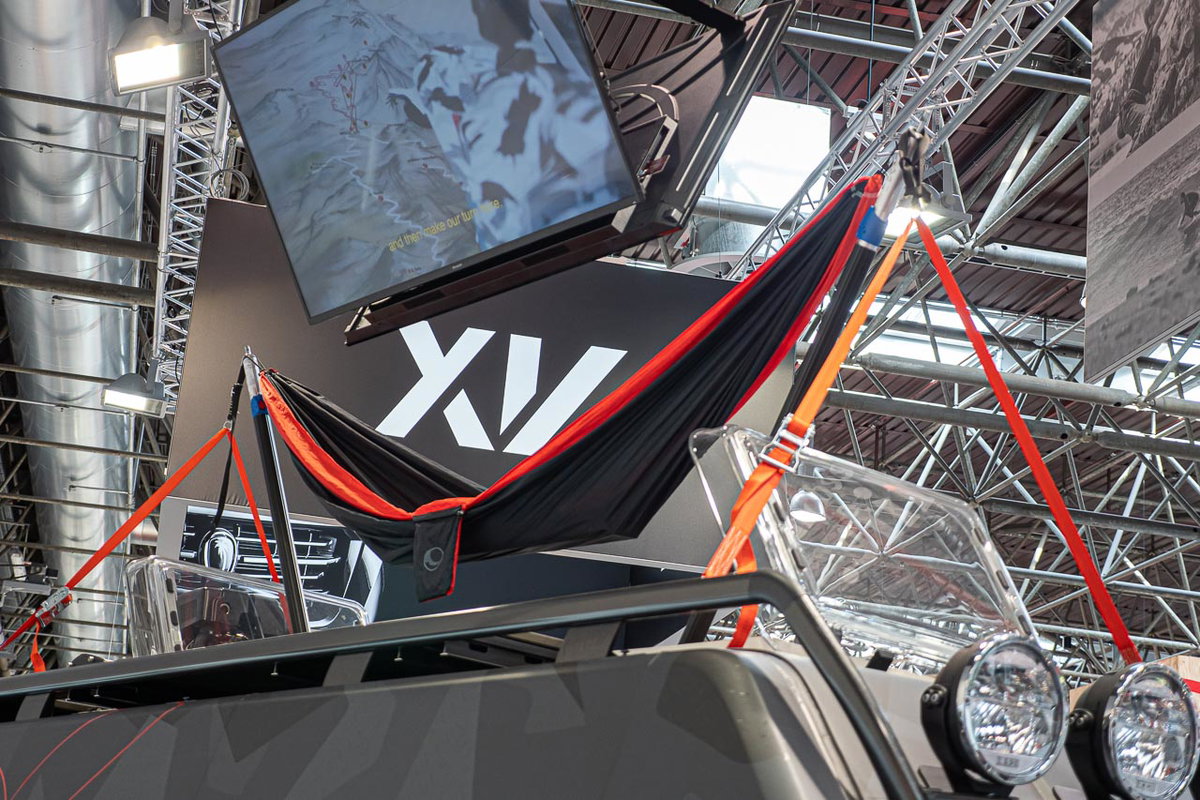 Auf dem Dach des Sunlight Cliff 4x4 Adventure Van kann eine Hängematte installiert werden. Foto vom Caravan Salon 2019