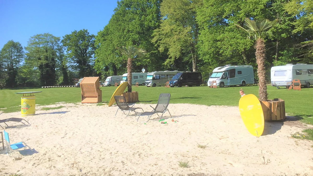 Camping ohne Hund am Strand von Waldvelen