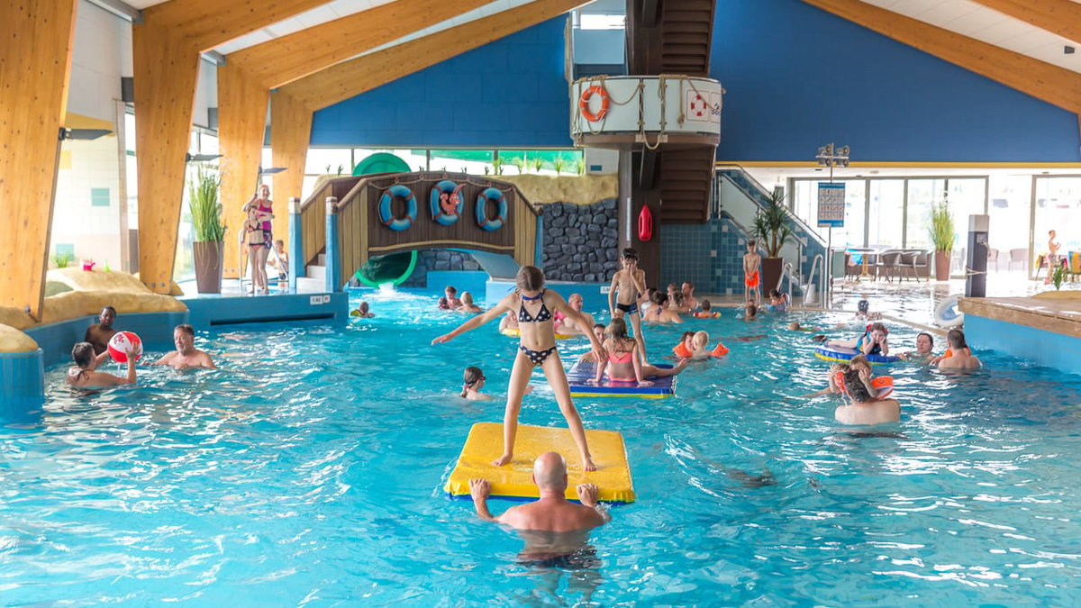 Indoorpool auf dem Fünf Sterne Camping Ardoer Camping