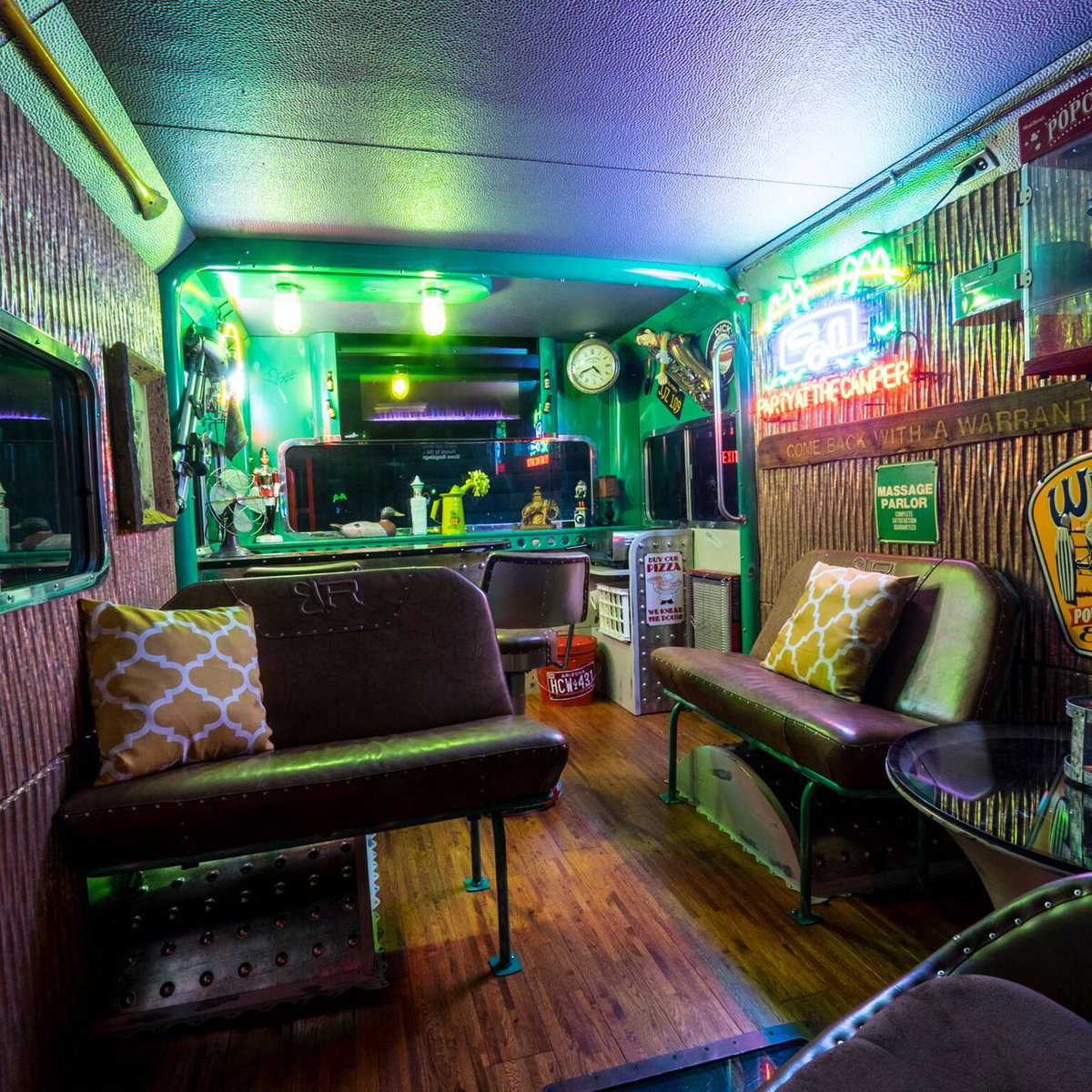Ledersitze aus den 70ern im Winnebago