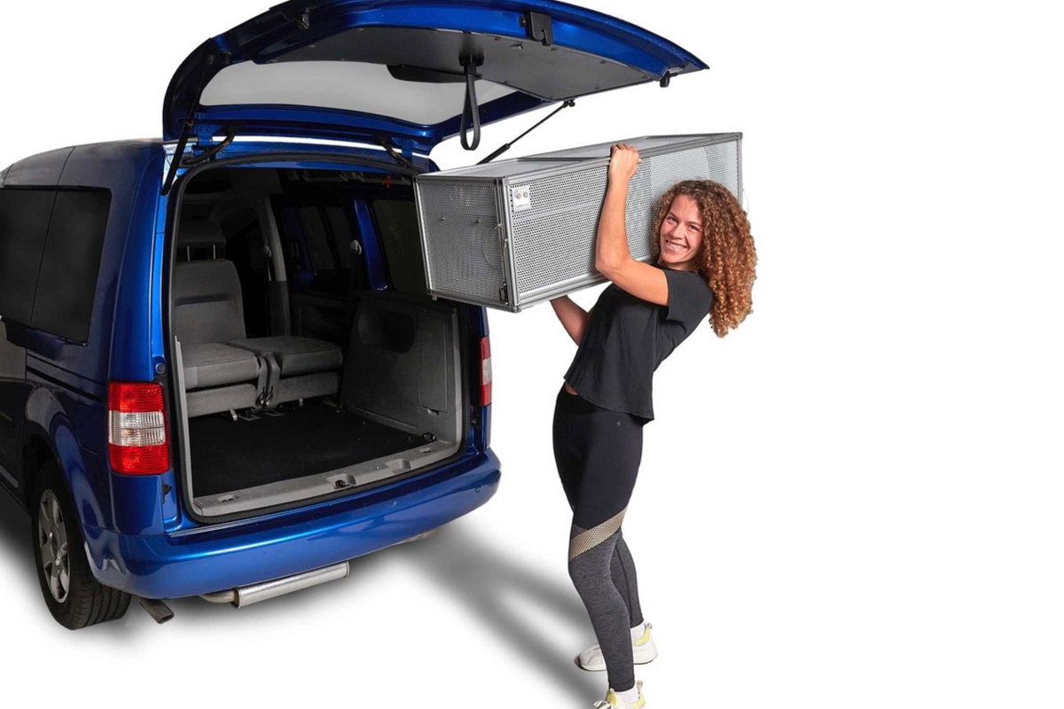 Die COMO Camperbox lässt sich leicht transportieren, wodurch sie schnell und unkompliziert ausgebaut werden kann. © Sepp Klement, COMO Camper