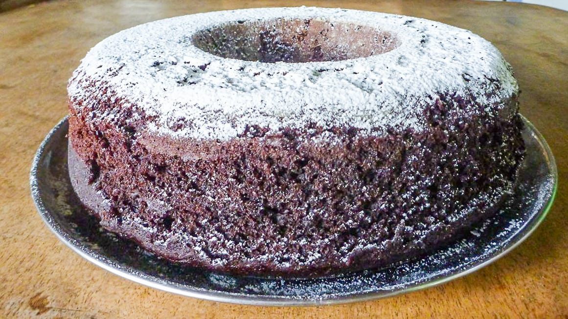 Veganes Campingrezept: Saftiger Schokokuchen aus dem Omnia