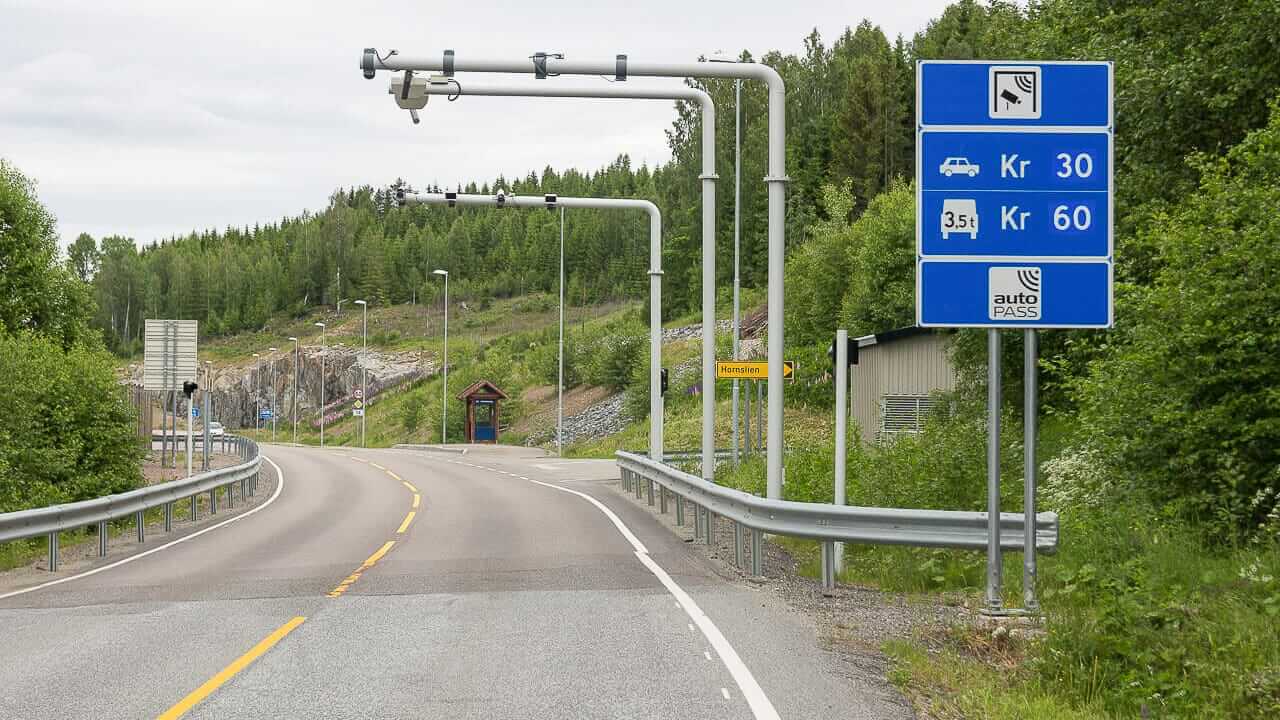 Verkehrsregeln Norwegen: Tempolimits, Maut und Besonderheiten für Camper