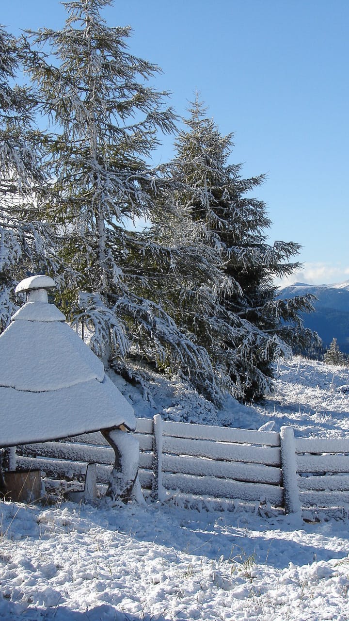 Camping in Österreich in einer Winterlandschaft
