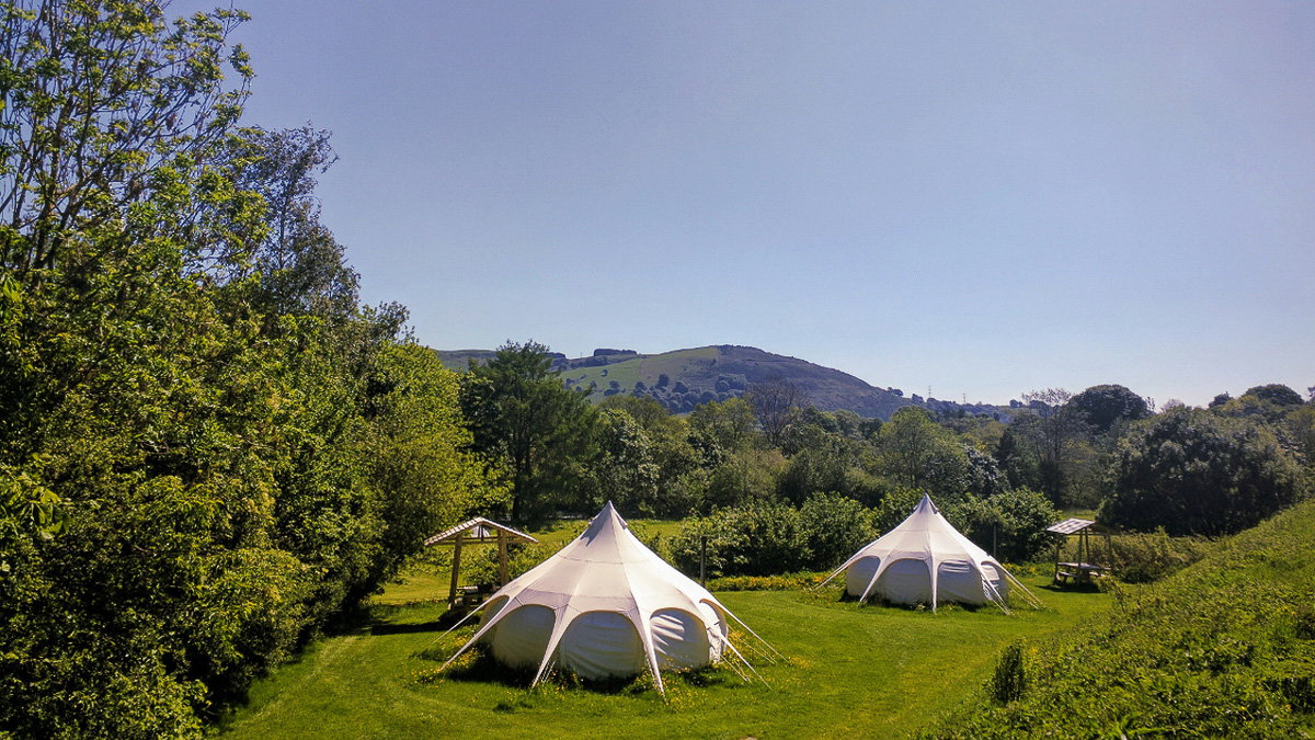 Bell Tents auf dem Tyn Cornel Camping in Wales