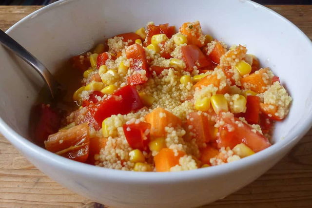 One-Pot-Campinggericht: Couscous mit Gemüse