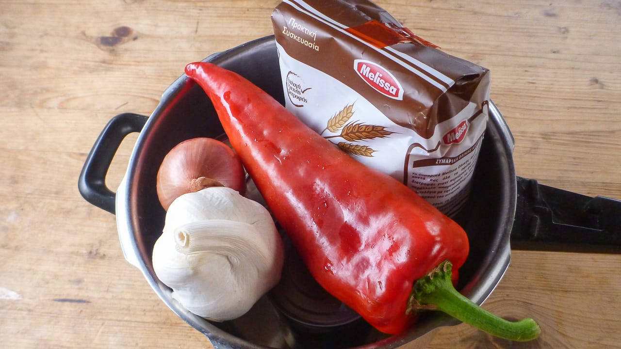 Campingrezept: One-Pot Nudeln mit Kokos-Tomaten-Sauce