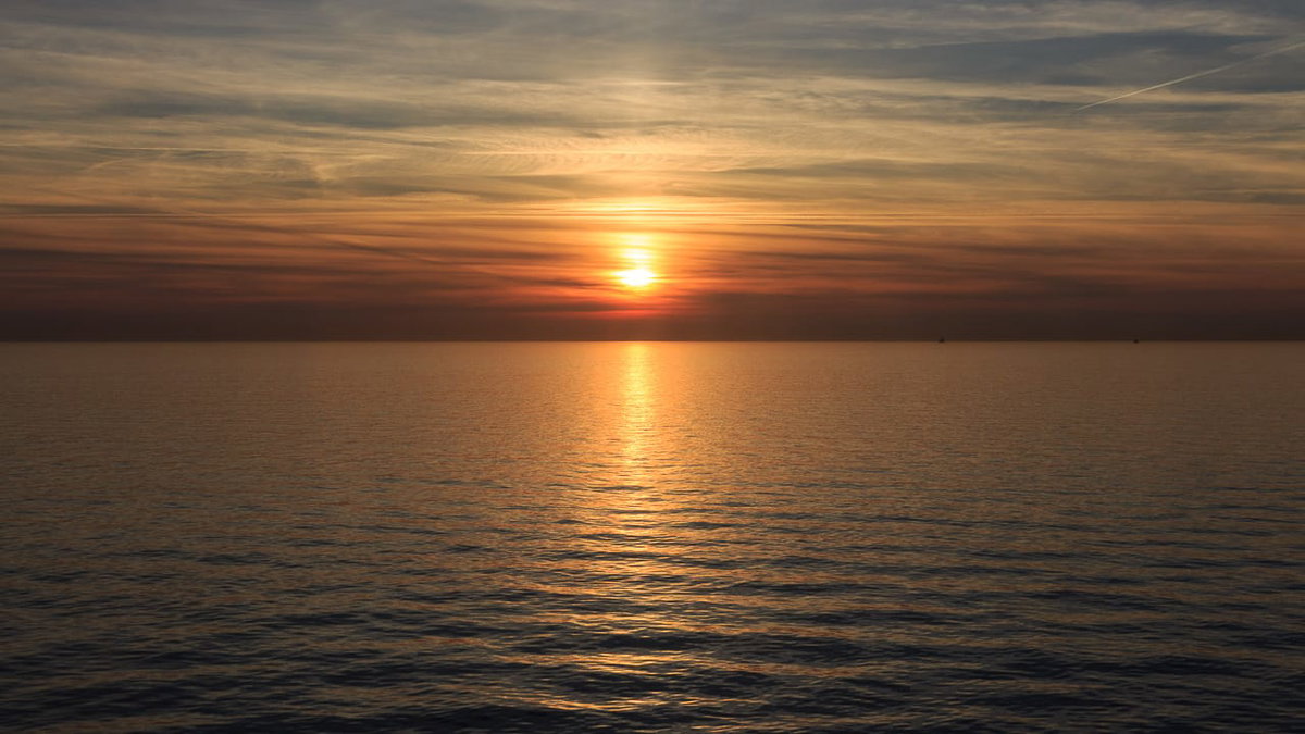 Sonnenuntergang auf einer Fähre