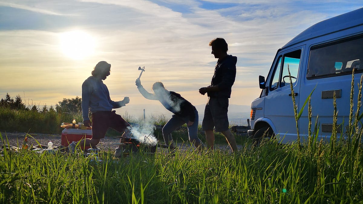 Grillputzen beim Frühjahrsputz im Camper
