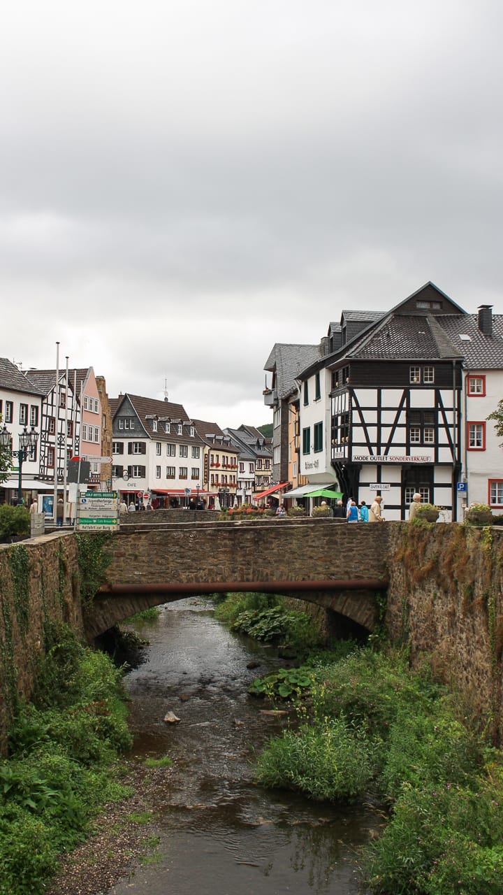 Fachwerkdorf Bad Münstereifel beim Camping in der Eifel