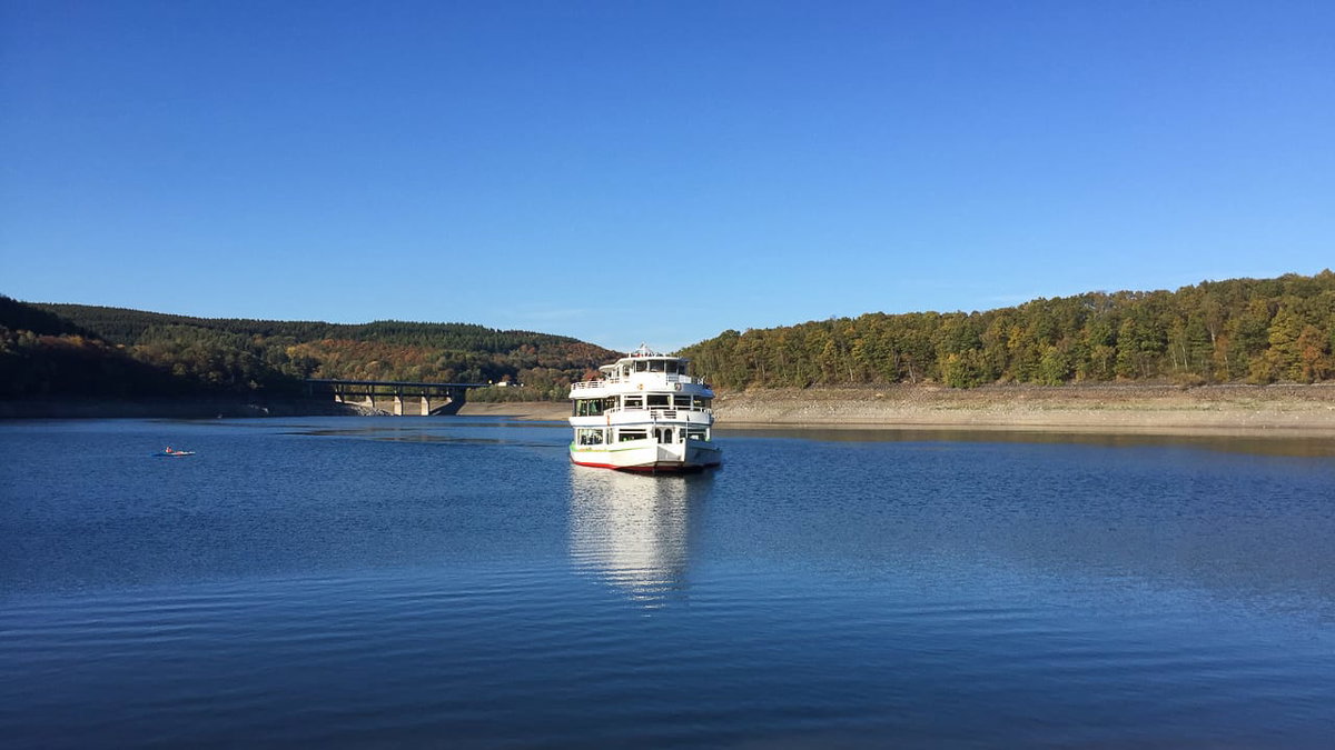 Das Schiff auf dem Biggesee beim Camping im Sauerland