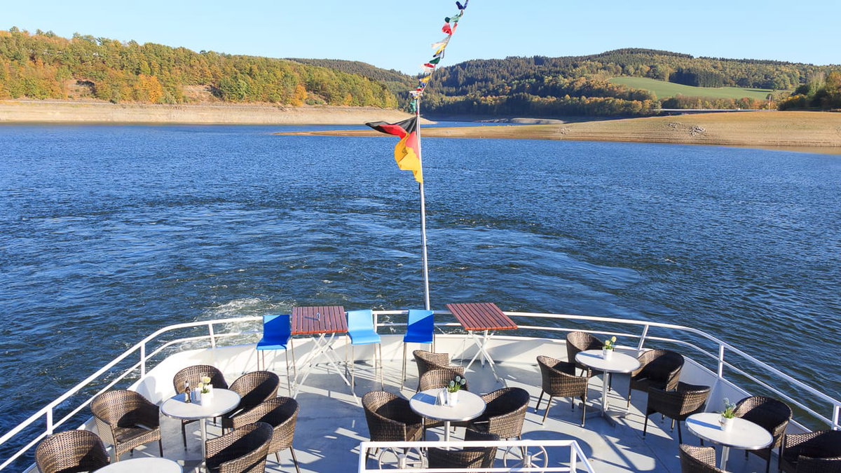 Schifffahrt auf dem Biggesee beim Camping im Sauerland