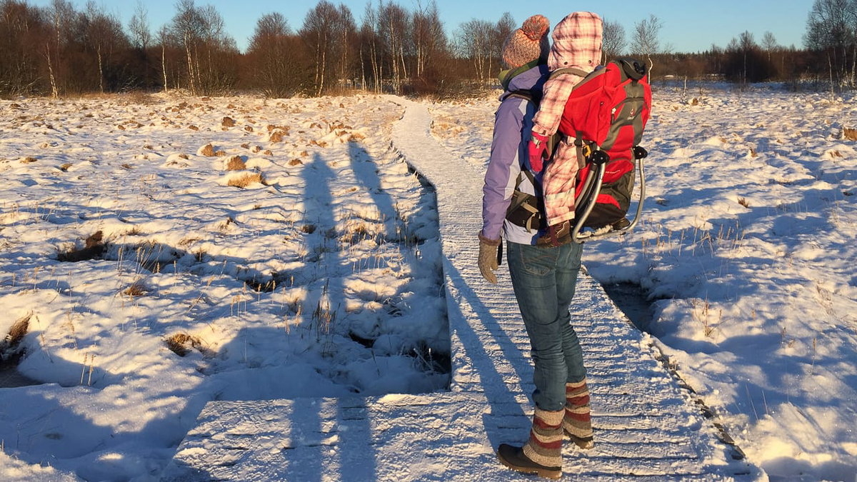 Schneewanderung beim Camping in der Eifel