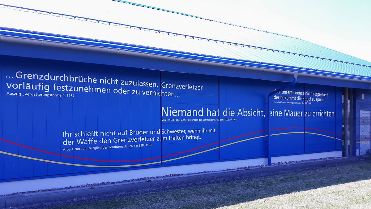 Sprüche am Point Alpha im Rhön Urlaub