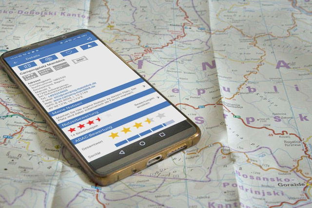 Campingplätze finden leicht gemacht: Die ADAC Camping- und Stellplatzführer App 2022 im Test