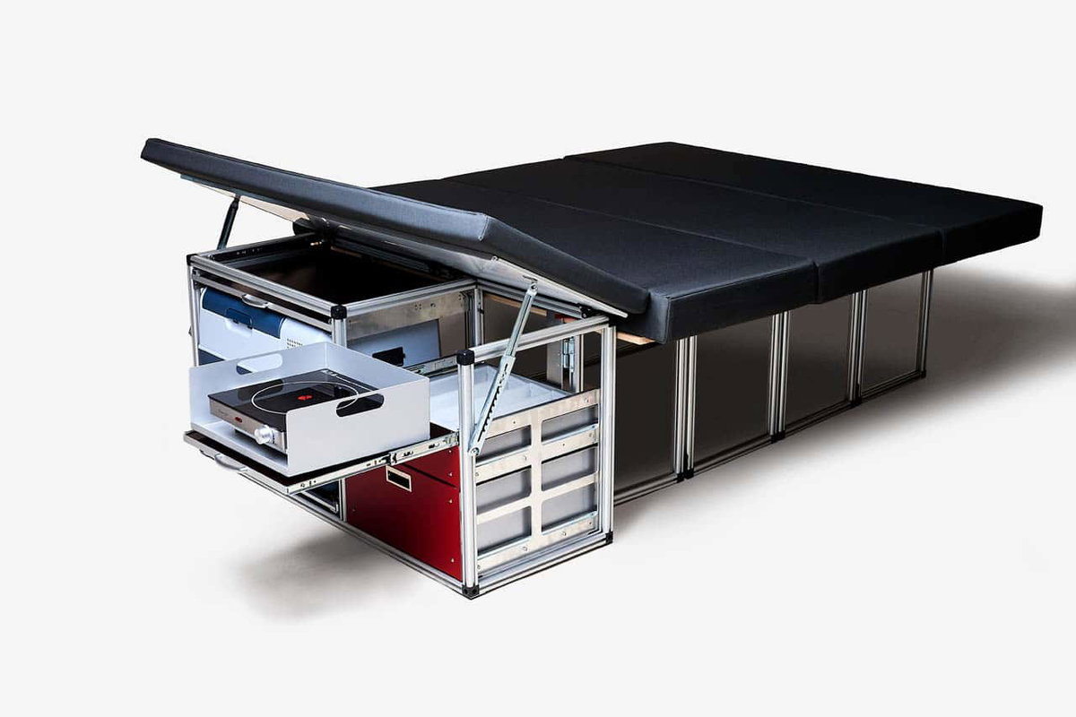 Küche und Bett in einem komakten Modul von COMO